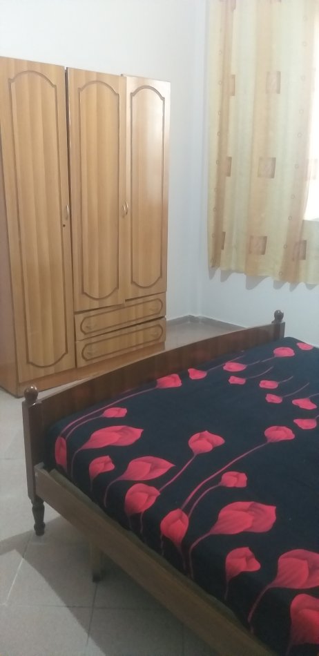 Tirane, jepet me qera shtepi 1+1 Kati 1, 50 m² 350 € (Rruga Kadillari)