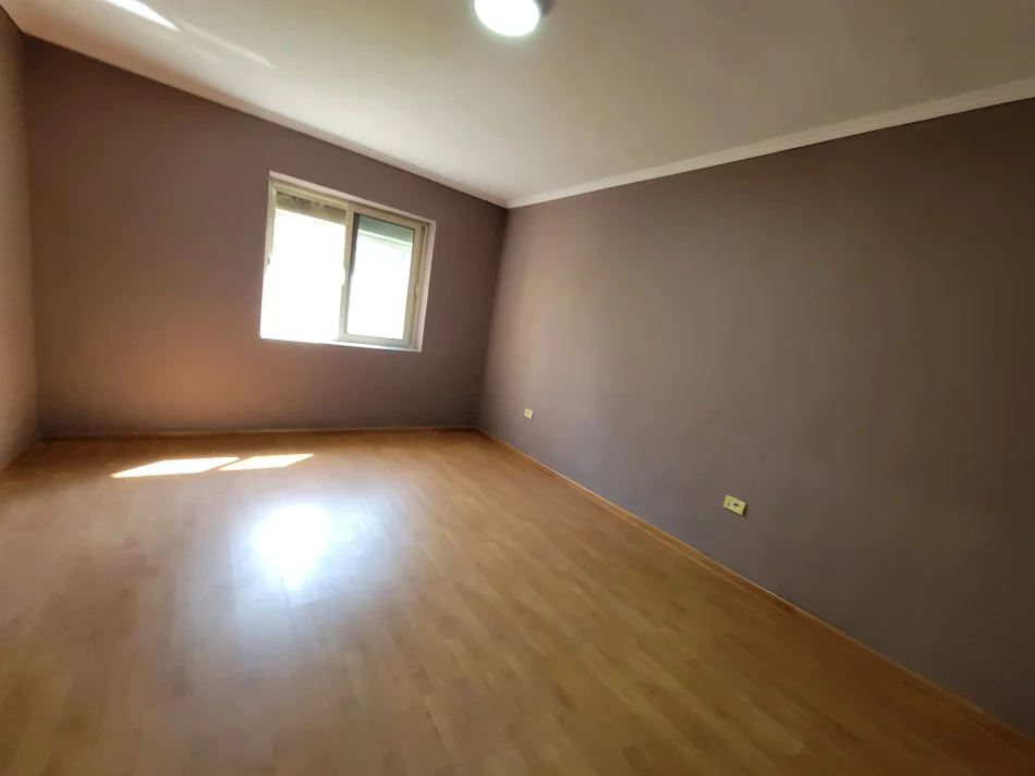 Tirane, jepet me qera apartament 2+1 Kati 3, 86 m² 500 € (Fadil Rada)