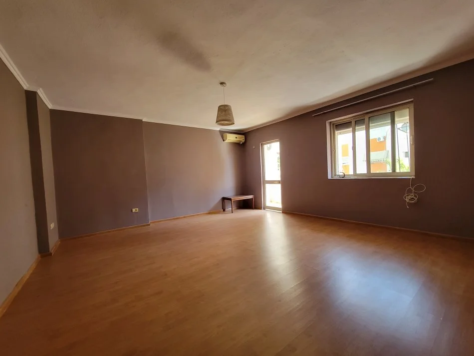 Tirane, jepet me qera apartament 2+1 Kati 3, 86 m² 500 € (Fadil Rada)