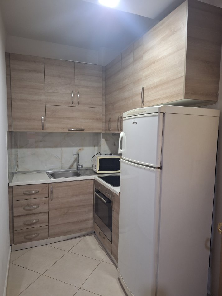 Pogradec, jepet me qera apartament 1+1+Ballkon Kati 3, 70 m² 70 € (Sulstarovari lagjia1)