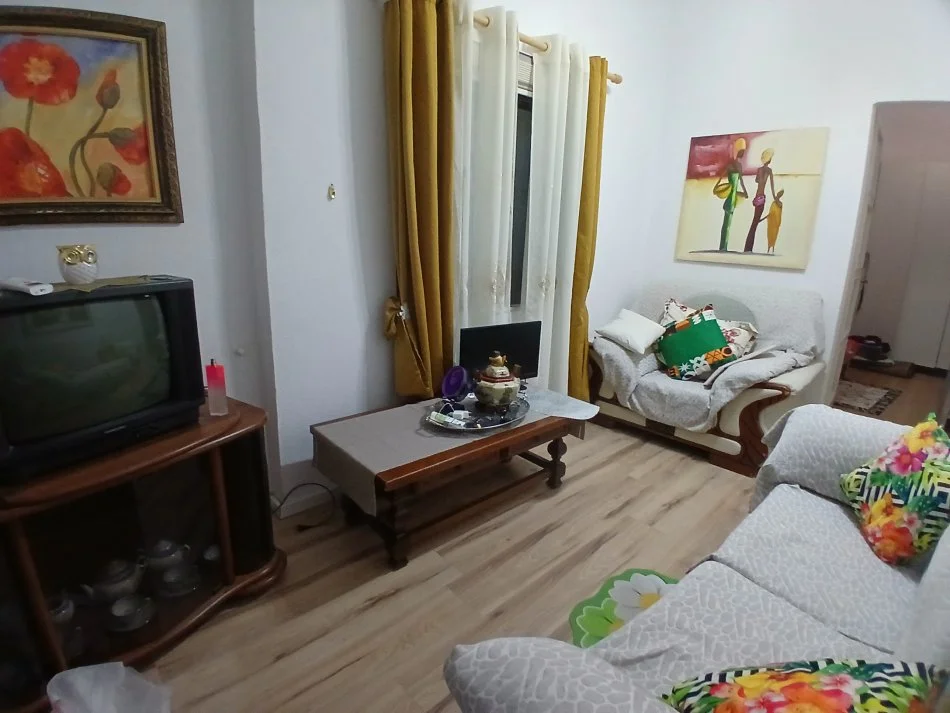 Tirane, jepet me qera apartament 1+1+Aneks Kati 1, 70 m² 450 € (Mine peza)