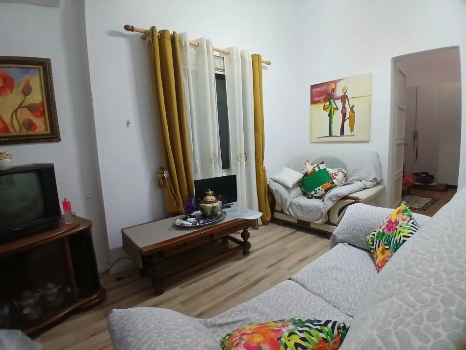 Tirane, jepet me qera apartament 1+1+Aneks Kati 1, 70 m² 500 € (Mine peza)