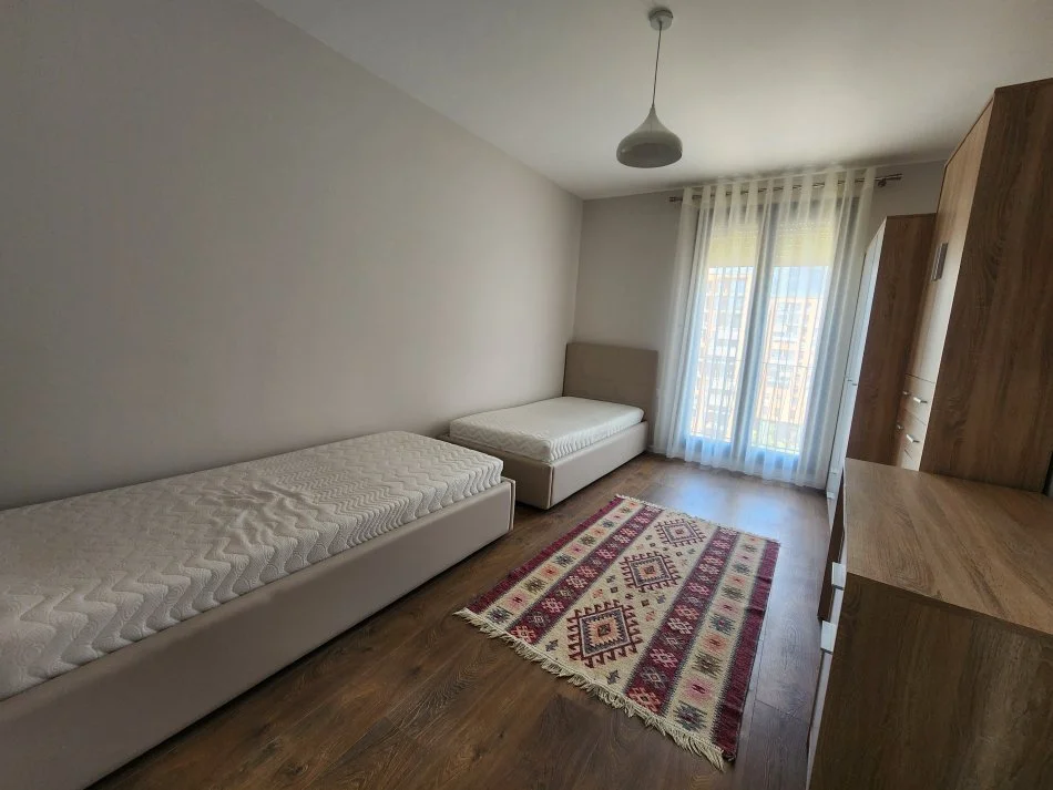 Tirane, jepet me qera apartament 2+1+Ballkon Kati 8, 1 m² 650 € (Rruga Kongresi i Manastirit)