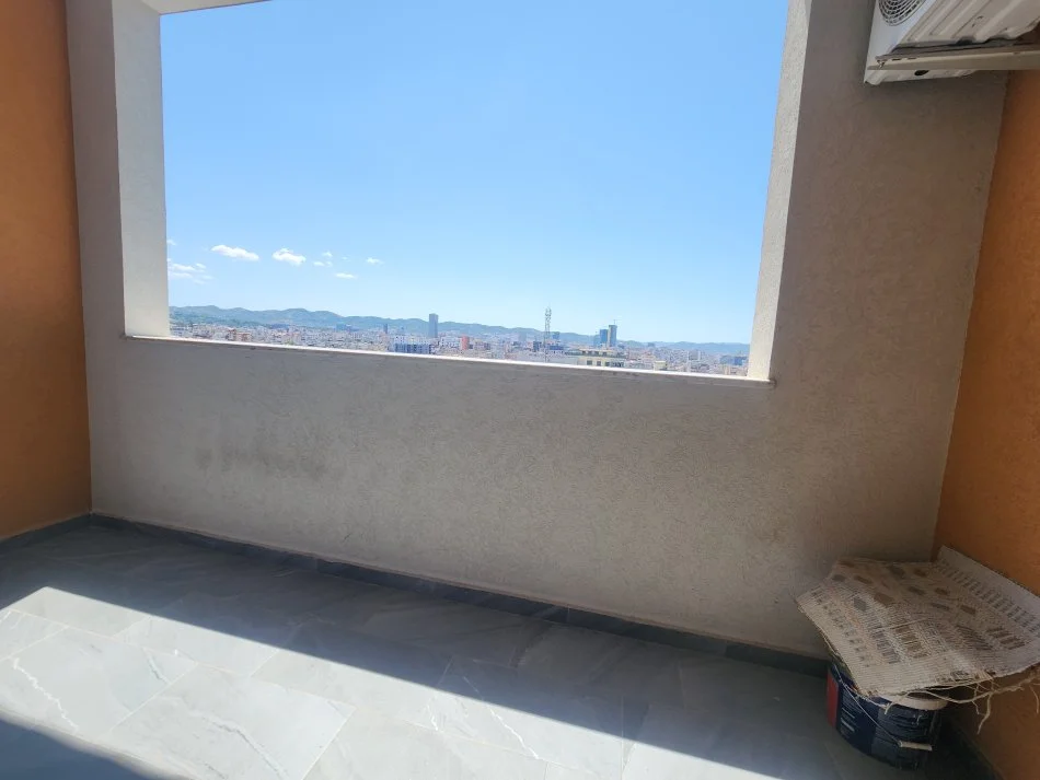 Tirane, jepet me qera apartament 2+1+Ballkon Kati 8, 1 m² 650 € (Rruga Kongresi i Manastirit)