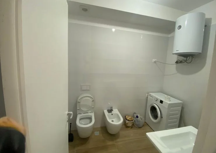 Don Bosko, jap 1+1 Kati 5, 65 m² 450 € (Gjykata Administrative)