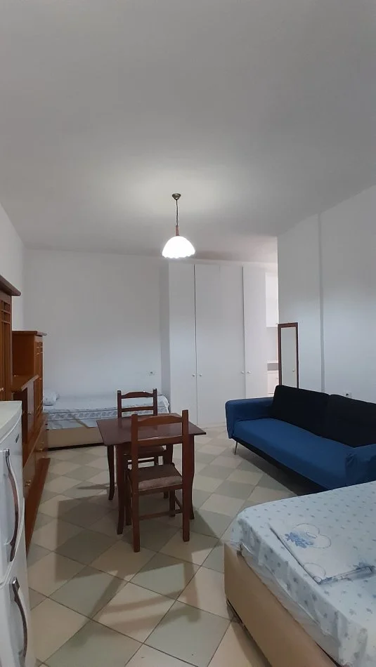 Tirane, jepet me qera garsonier 1+1 Kati 1, 45 m² 230 € (Rr. Fuat Toptani, Hotel Dea)