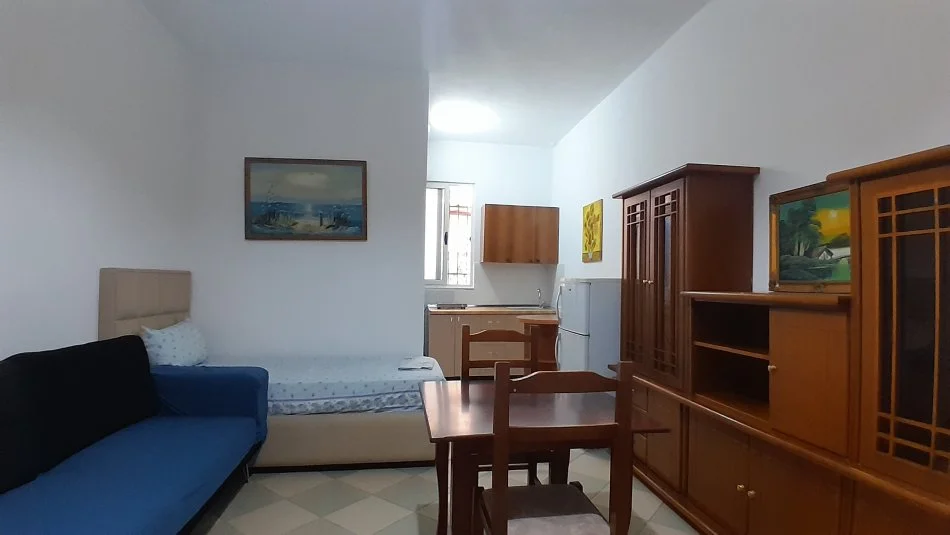Tirane, jepet me qera garsonier 1+1 Kati 1, 45 m² 230 € (Rr. Fuat Toptani, Hotel Dea)