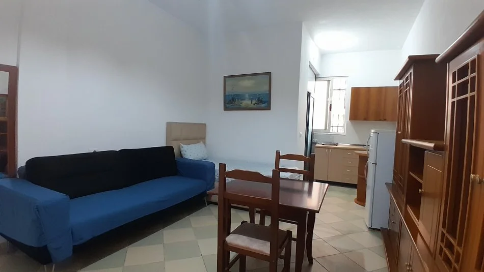 Tirane, jepet me qera garsonier 1+1 Kati 1, 45 m² 230 € (Rr. Fuat Toptani, Hotel Dea)