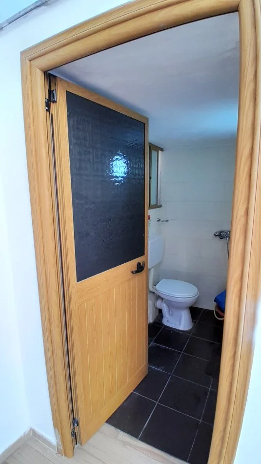 Tirane, jepet me qera shtepi 2+1+Aneks+Ballkon Kati 1, 120 m² 550 € (Liceu Artistik, Rr. Elbasanit)