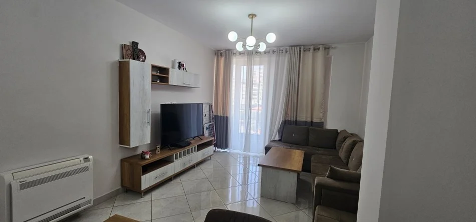 Tirane, jepet me qera apartament 1+1 Kati 4, 76 m² 500 € (Kompleksi Turdiu)