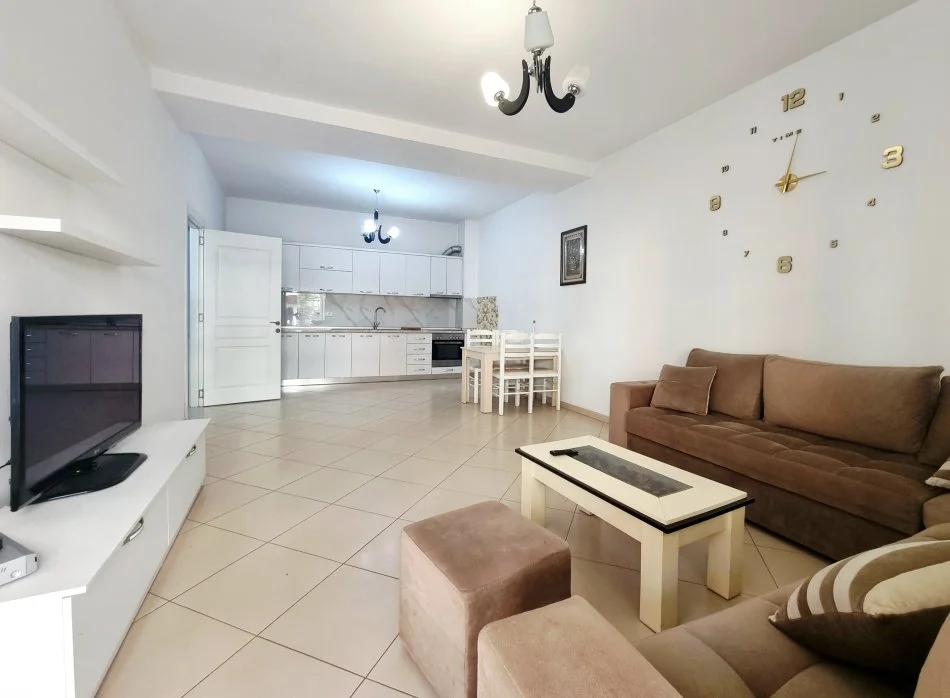 Tirane, jepet me qera apartament 2+1 Kati 4, 100 m² 500 € 