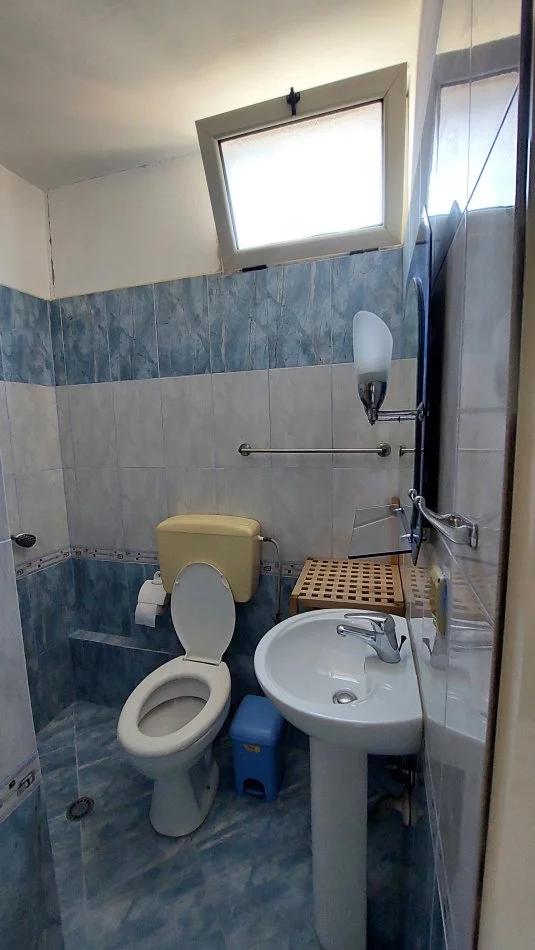 Vlore, jepet me qera apartament 2+1 Kati 3, 120 m² 350 € 
