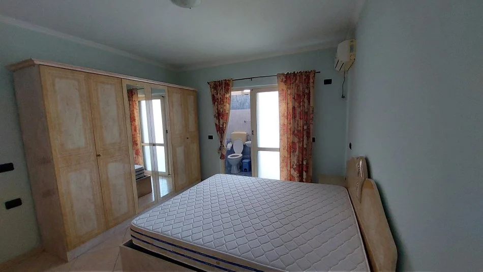 Vlore, jepet me qera apartament 2+1 Kati 3, 120 m² 350 € 