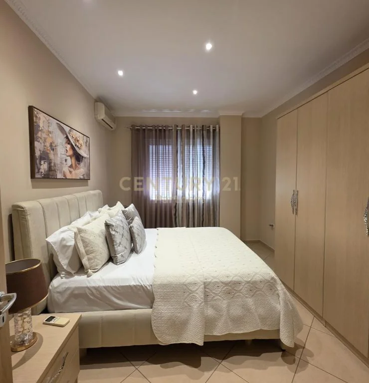 Tirane, jepet me qera apartament 1+1+Ballkon , 63 m² 600 €