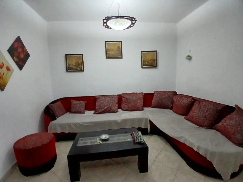 Tirane, jepet me qera apartament 2+1+Ballkon Kati 5, 90 m² 500 € (Karburant kastrati)