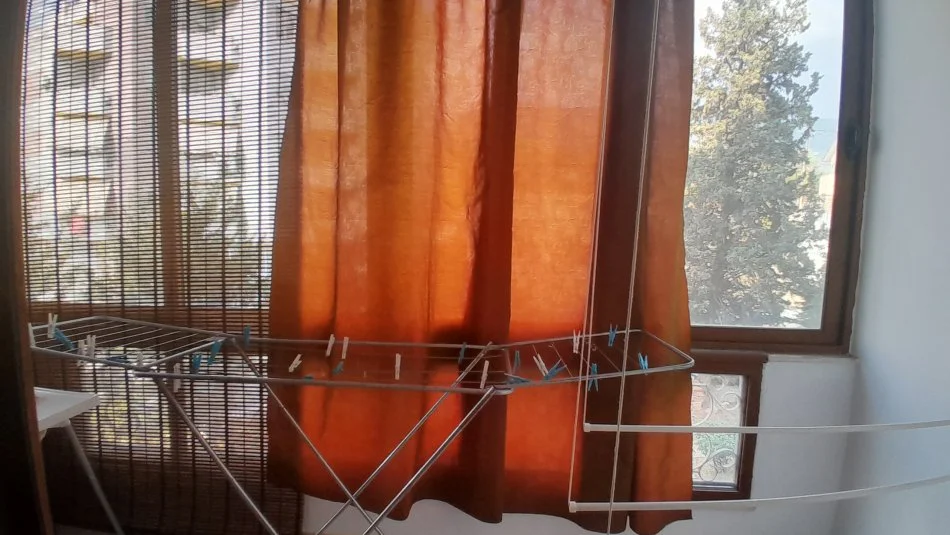 Tirane, jepet me qera apartament 1+1+Ballkon Kati 2, sip. 69 m² 300 € (Mbi Restorant Freskun)