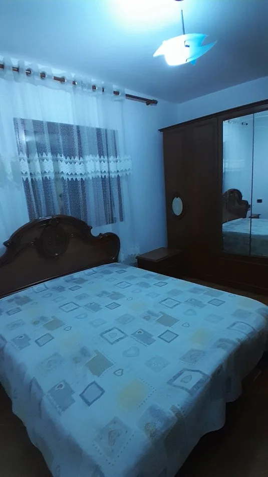 Tirane, jepet me qera apartament 2+1+Aneks+Ballkon Kati 2, 98 m² 450 € (Rr. Violeta Manushi Kodra e priftit)