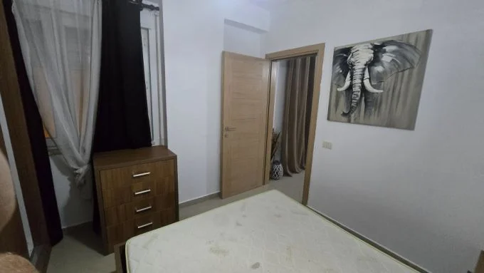 Tirane, jepet me qera apartament 2+1 Kati 2, 60 m² 500 € (Rruga Bill Klinton)