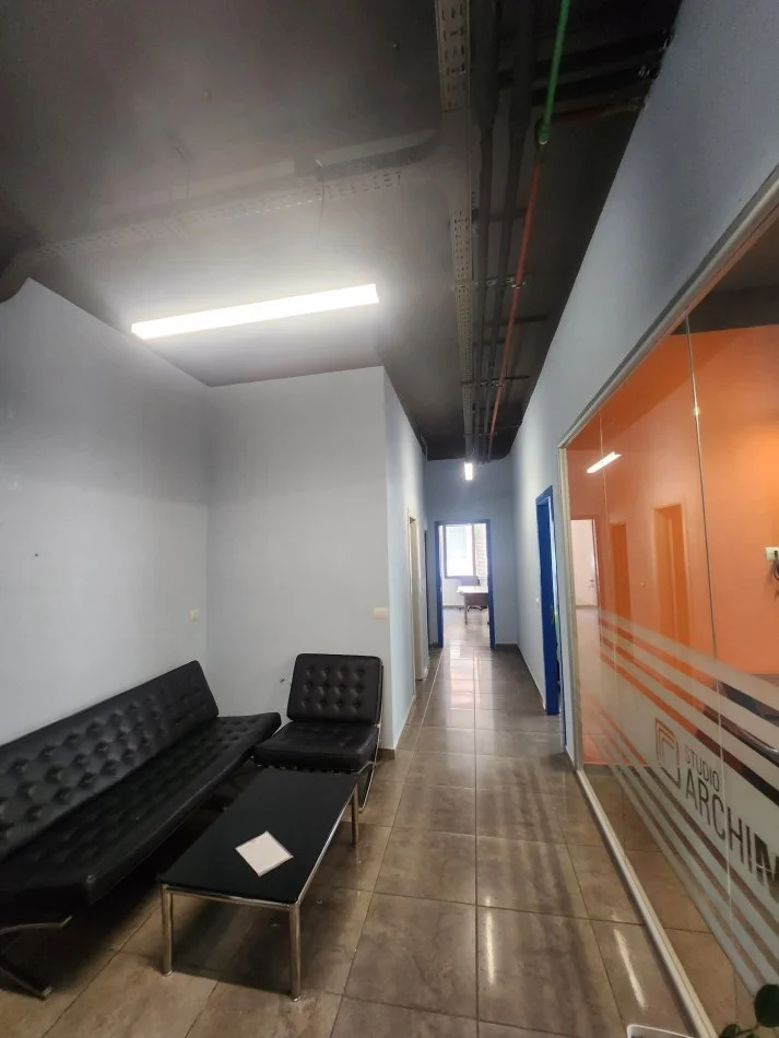 Tirane, jepet me qera apartament 2+1+Ballkon , (Medar Shtylla)