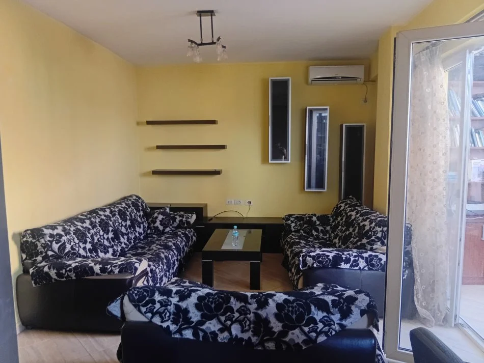 Tirane, jepet me qera apartament 1+1+Aneks+Ballkon Kati 8, 60 m² 450 € (Jordan Misja Blv Ri)