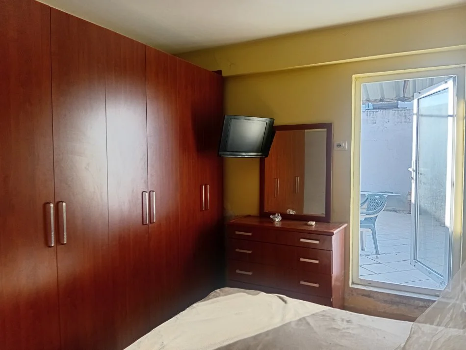 Tirane, jepet me qera apartament 1+1+Aneks+Ballkon Kati 8, 60 m² 450 € (Jordan Misja Blv Ri)