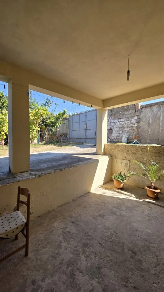 Lushnje, shitet apartament 1 Katshe Kati 0, 300 m² 