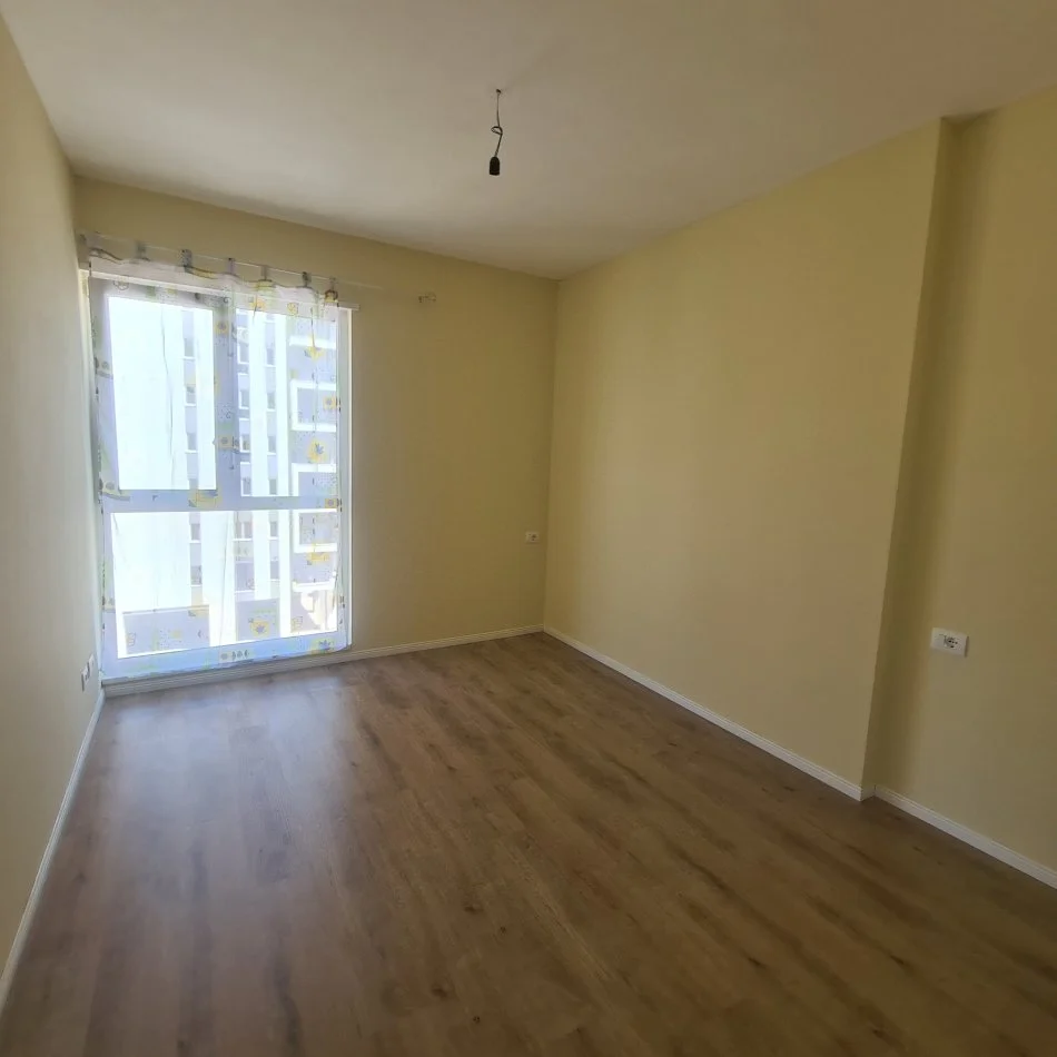 Univers city, QTU, Jap2+1 (bosh). 350€/muaj