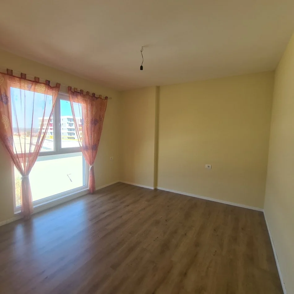 Univers city, QTU, Jap2+1 (bosh). 350€/muaj