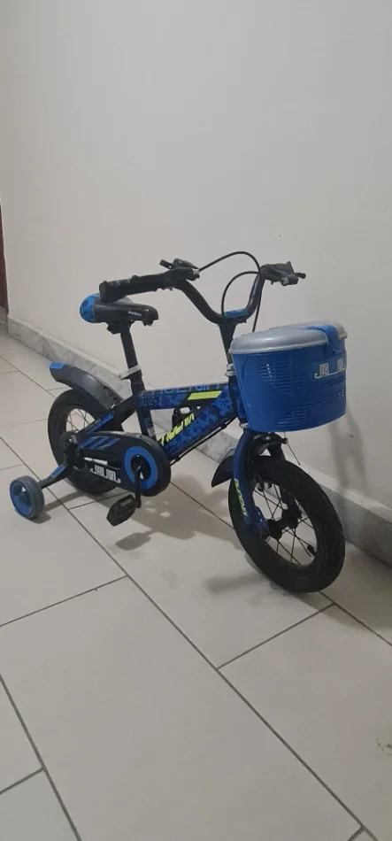 Tirane, shes biciklete per femije me 3 rrota Biciklet per femije blu 40 €