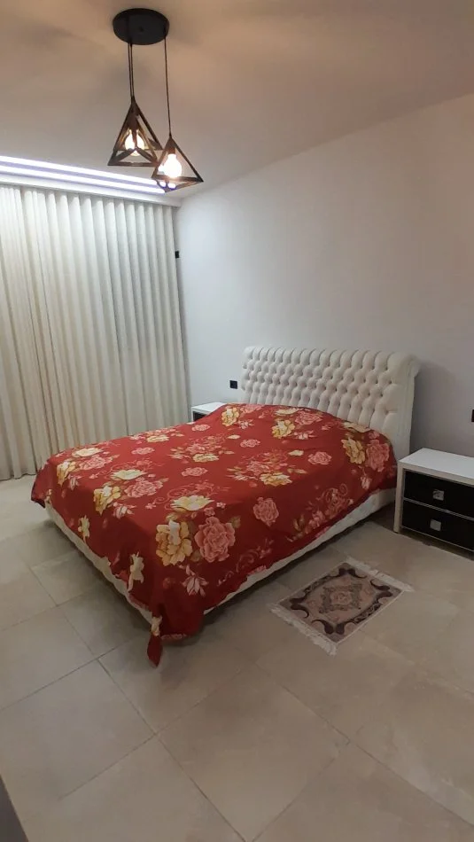 Tirane, jepet me qera apartament 1+1+Aneks+Ballkon Kati 7, 78 m² 500 € (Yzberisht, Bulevardi!)