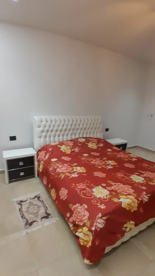 Tirane, jepet me qera apartament 1+1+Aneks+Ballkon Kati 7, 78 m² 500 € (Yzberisht, Bulevardi!)