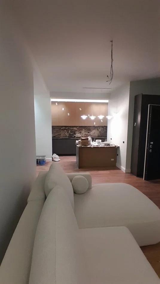 Tirane, jepet me qera apartament 1+1+Aneks+VERANDE supper,  Kati 8, 83 m² 630 € (Yzberisht, prane Bulevardit)