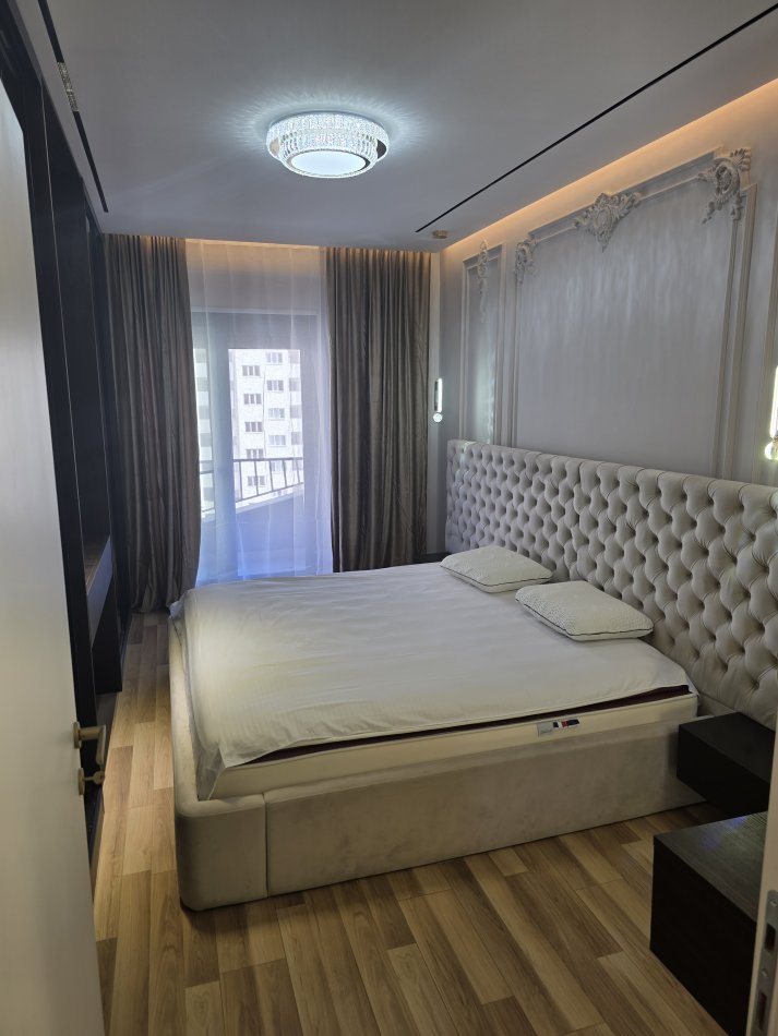 Tirane, jap me qera apartament 2+1+Ballkon Kati 7, 117 m² 1.000 € (Oasis Rezidence ,Unaza e Re)