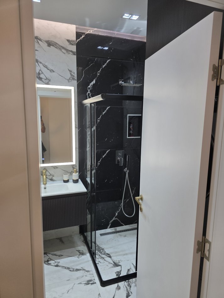 Tirane, jap me qera apartament 2+1+Ballkon Kati 7, 117 m² 1.000 € (Oasis Rezidence ,Unaza e Re)