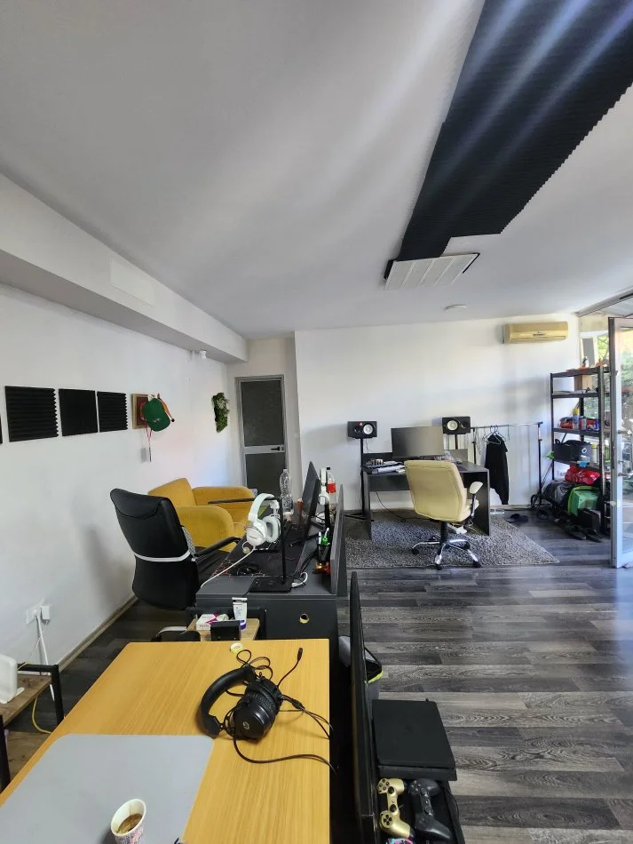 Tirane, jepet me qera ambjent biznesi Kati 1, 47 m² 450 € (Komuna Parisit)