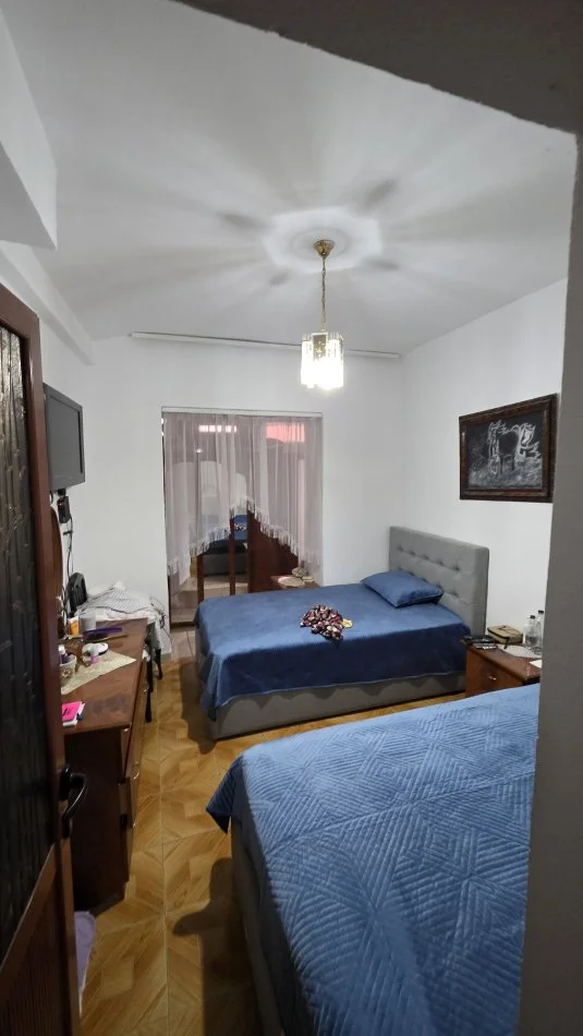 Lushnje, shitet apartament 2+1+Aneks Kati 0, 105 m² 