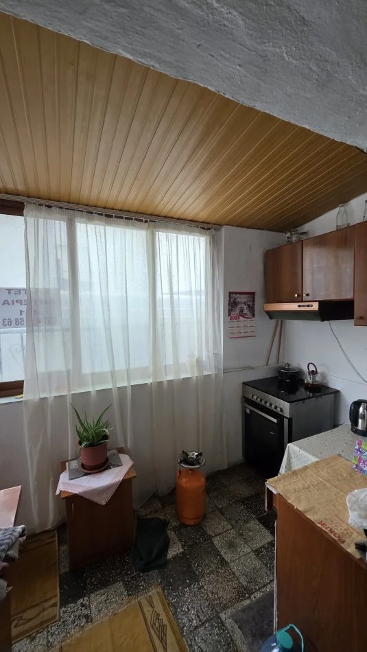 Lushnje, shitet apartament 2+1+Aneks Kati 0, 105 m² 