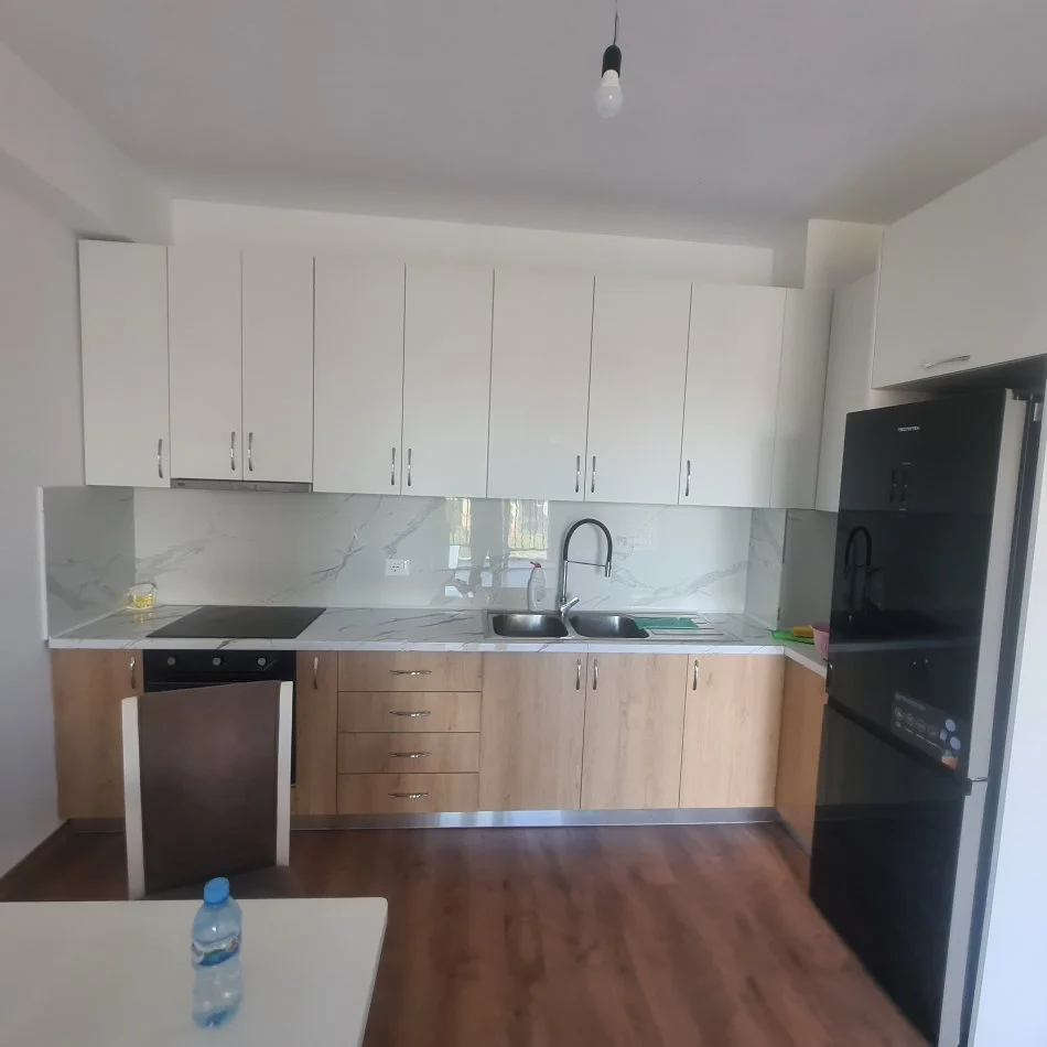 Bulevardi i Ri, shes 2+1+2 Tuelete+2Ballkone, Kati 2, sip. 105 m² 200000 € (Rruga Filip Jano, Tirane)