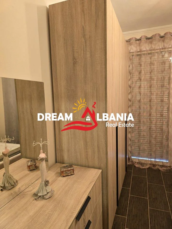 Tirane, jepet me qera apartament 2+1 , 100 m² 500 € (Yzberisht)