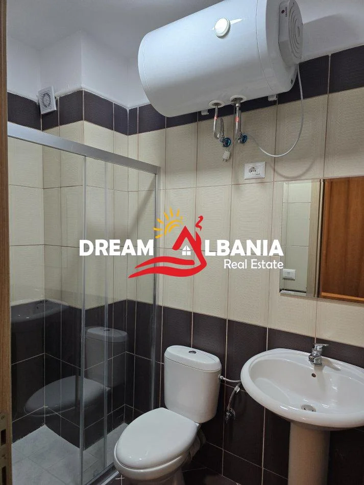 Tirane, jepet me qera apartament 2+1 , 100 m² 500 € (Yzberisht)