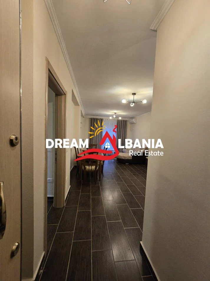 Tirane, jepet me qera apartament 2+1 , 100 m² 500 € (Yzberisht)