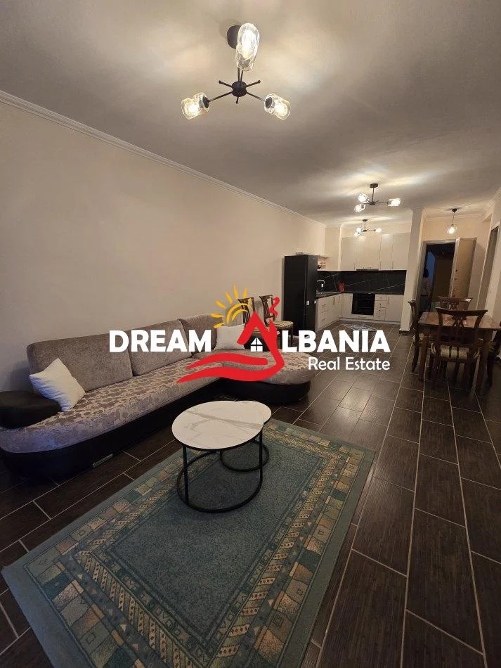 Tirane, jepet me qera apartament 2+1 , 100 m² 500 € (Yzberisht)