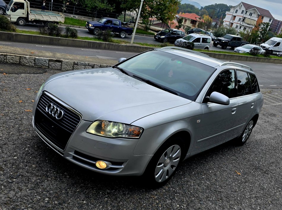 Tirane, shes makine AUDI Benzin, gri metalizato automatik Klima 212.121 km 4.400 €