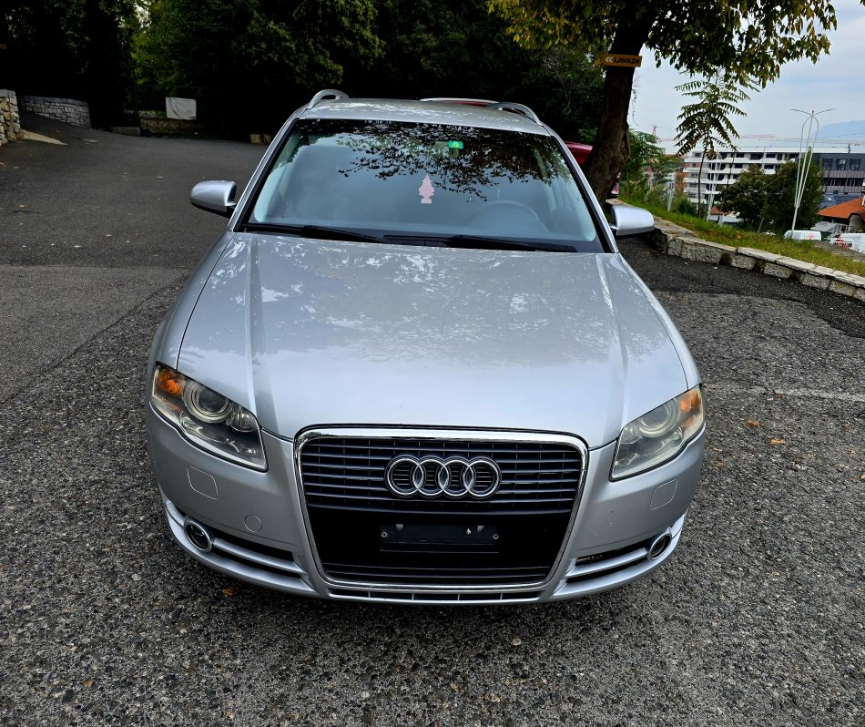 Tirane, shes makine AUDI Benzin, gri metalizato automatik Klima 212.121 km 4.400 €