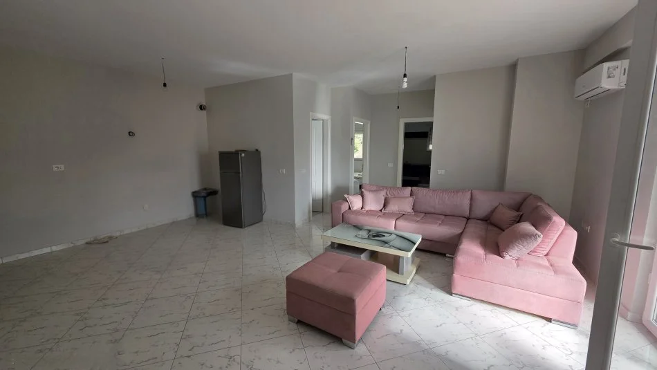 Lushnje, shitet apartament 2+1+Ballkon Kati 6, 104 m² 