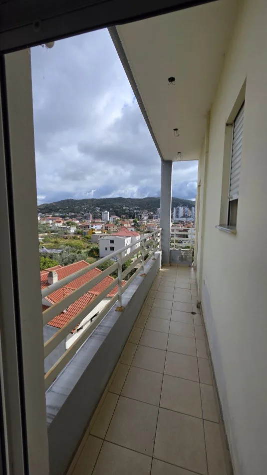Lushnje, shitet apartament 2+1+Ballkon Kati 6, 104 m² 