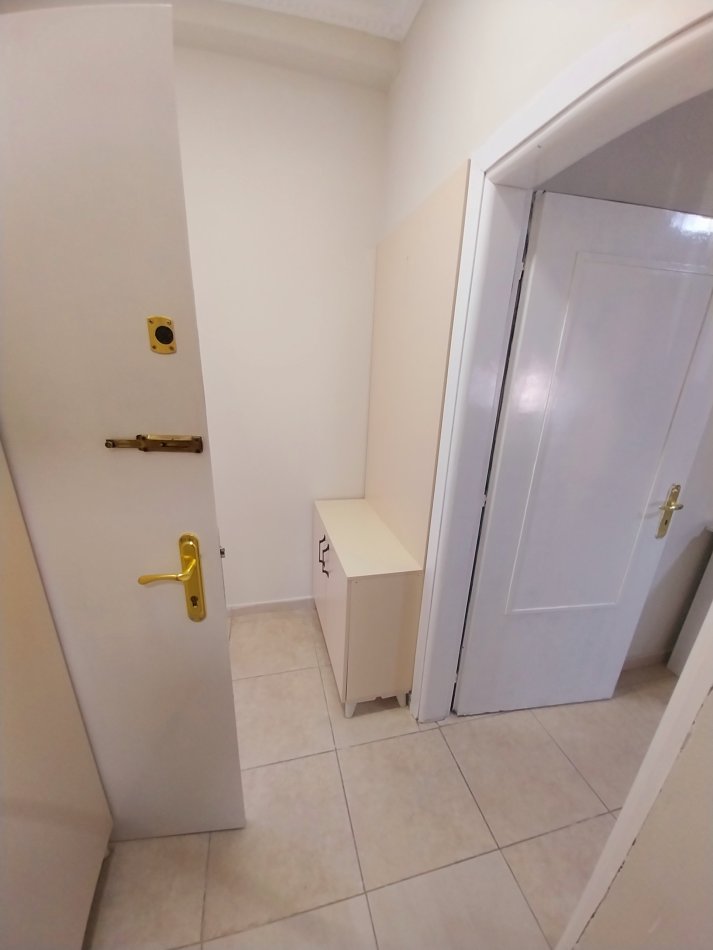 Tirane, jepet me qera Ambient garsonier + guzhinë Kati 3, 35 m² 415 € (Vasil Shanto, Pranë Universitetit Mesdhetar)