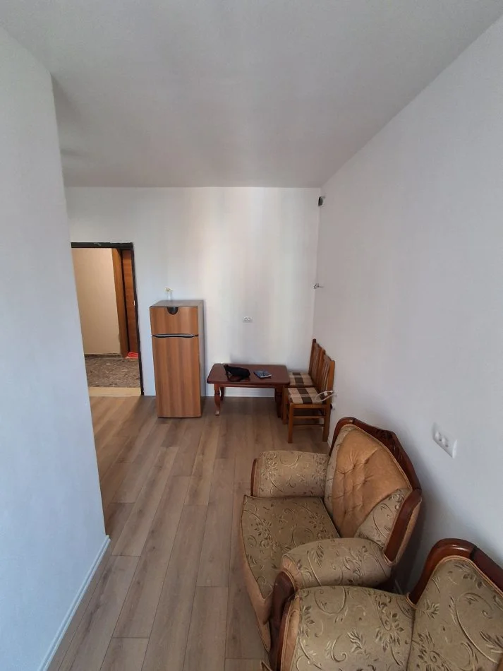 Tirane, jepet me qera apartament 1+1+Aneks+Ballkon Kati 3, 55 m² 500 € (Zogu i Zi)