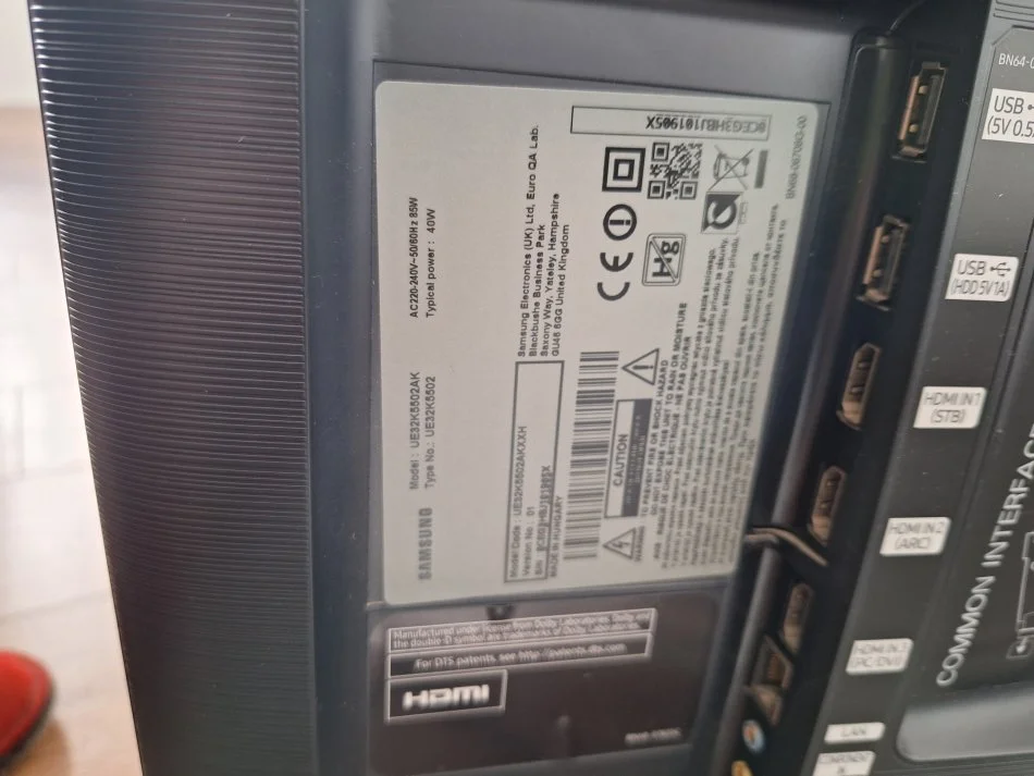 Tirane, shes TV Smart DVB-2 Samsung 32" Full HD 13000 Leke