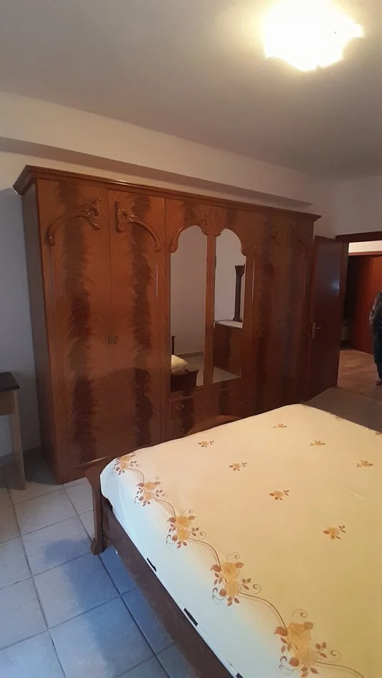 Tirane, jepet me qera apartament 3+1+Aneks+Ballkon Kati 8, 152 m² 680 € (Rr. Fortuzi prane Ministrise se drejtesise)